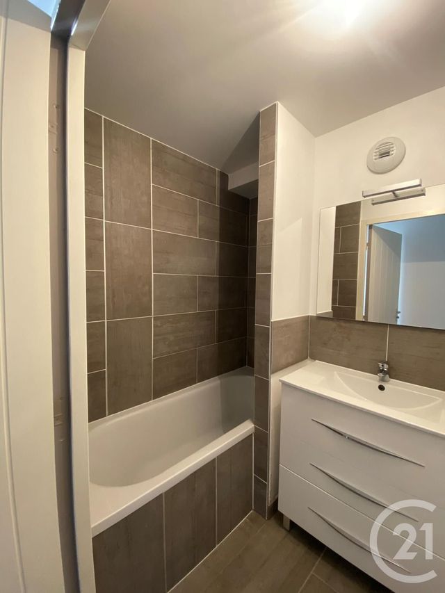 Appartement T4 &agrave; louer - 4 pi&egrave;ces - 89,83 m2 - Merignac - 33 - AQUITAINE