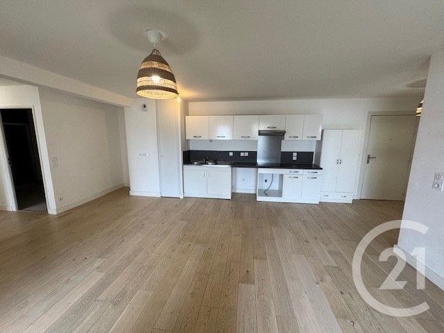 Appartement T3 à louer - 3 pièces - 70 m2 - Bordeaux - 33 - AQUITAINE