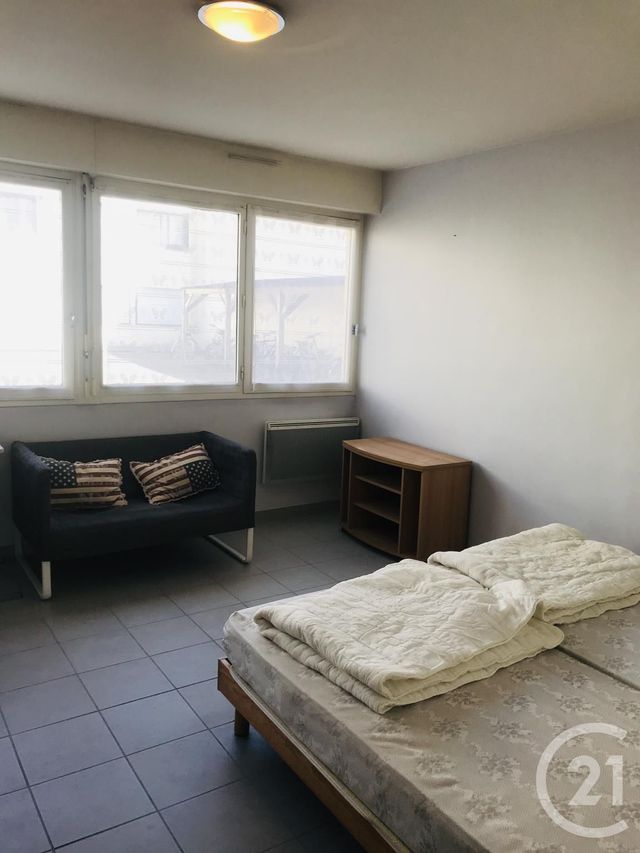 Appartement Studio &agrave; louer - 1 pi&egrave;ce - 27,25 m2 - Bordeaux - 33 - AQUITAINE