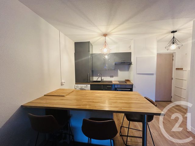 Afficher la photo en grand Appartement T2 à louer - 2 pièces - 37,50 m2 - Bordeaux - 33 - AQUITAINE