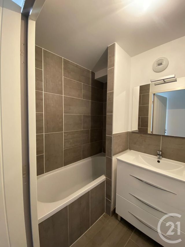 Afficher la photo en grand Appartement T4 à louer - 4 pièces - 89,83 m2 - Merignac - 33 - AQUITAINE