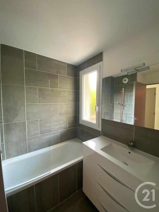 Afficher la photo en grand Appartement T4 à louer - 4 pièces - 89,83 m2 - Merignac - 33 - AQUITAINE