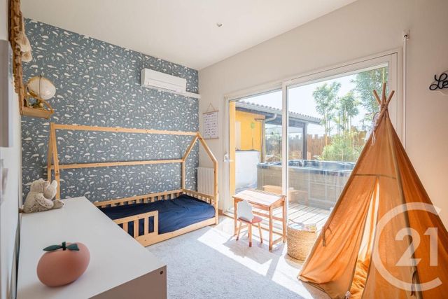 Maison &agrave; louer - 4 pi&egrave;ces - 137,75 m2 - Villenave D Ornon - 33 - AQUITAINE