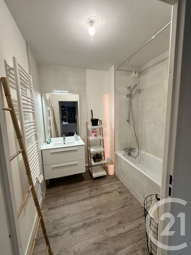 Appartement T3 &agrave; louer - 3 pi&egrave;ces - 64,49 m2 - Bordeaux - 33 - AQUITAINE