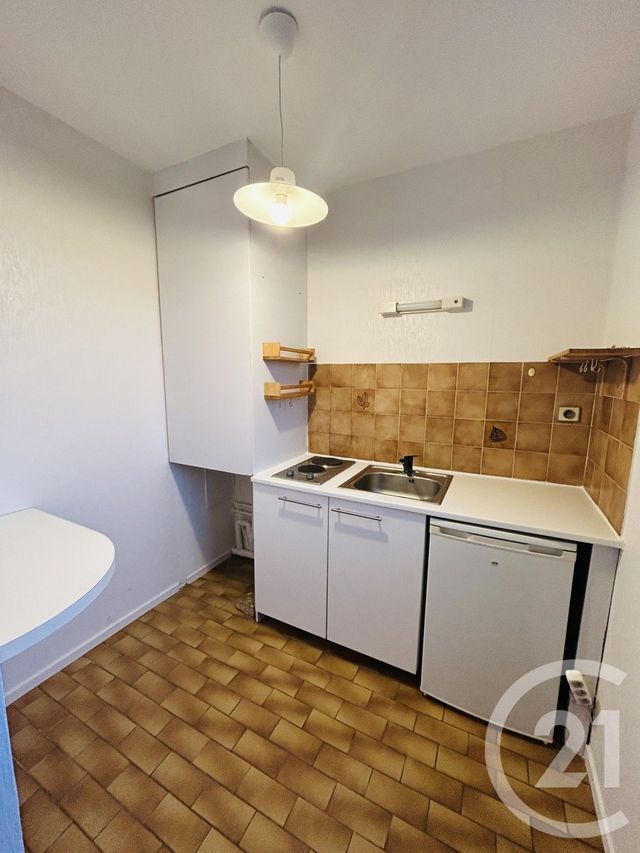 Appartement T1 &agrave; louer - 1 pi&egrave;ce - 27,84 m2 - Bordeaux - 33 - AQUITAINE