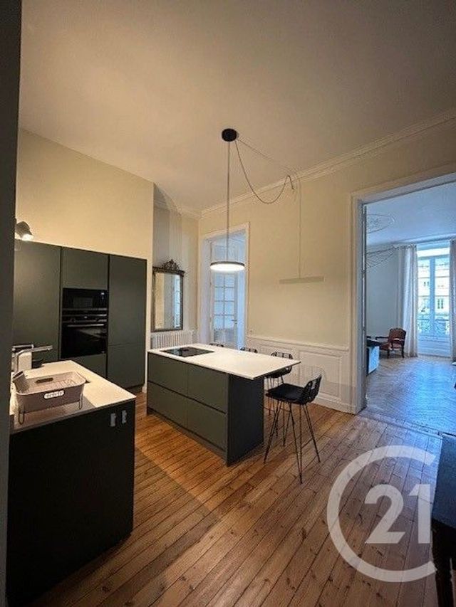 Appartement T2 &agrave; louer - 2 pi&egrave;ces - 93,30 m2 - Bordeaux - 33 - AQUITAINE