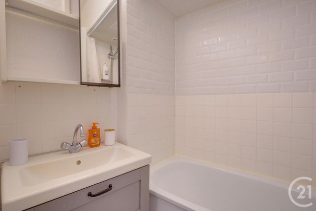 Appartement T2 &agrave; louer - 2 pi&egrave;ces - 42,87 m2 - Bordeaux - 33 - AQUITAINE