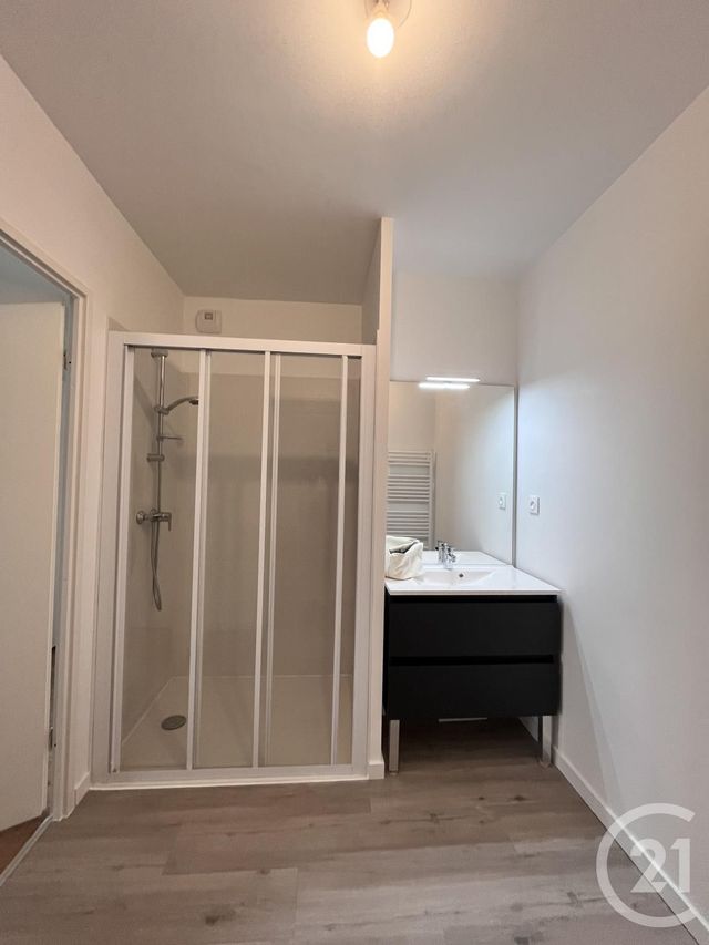 Appartement F3 &agrave; louer - 3 pi&egrave;ces - 66,14 m2 - Bordeaux - 33 - AQUITAINE