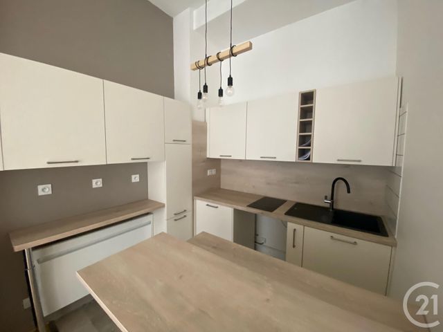 Appartement F2 &agrave; louer - 2 pi&egrave;ces - 43,20 m2 - Bordeaux - 33 - AQUITAINE