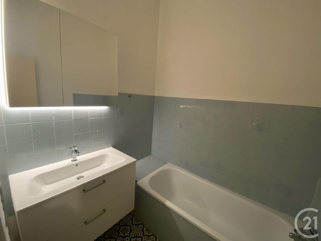 Appartement F2 &agrave; louer - 2 pi&egrave;ces - 43,20 m2 - Bordeaux - 33 - AQUITAINE